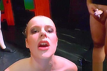 Fetish ho swallows piss