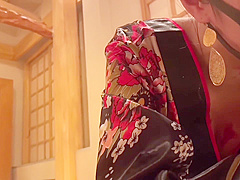 Fuck A Cute Japanese Girl Wearing A Kimono In Halloween Night - 着物姿の彼女にご奉仕セックスしてもらう主観動画