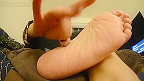 GIANT ITCHY HISPANIC SOLES