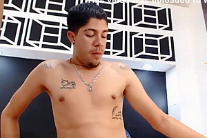 Georgeus tranny gets anal sex live on Cruisingcams  com