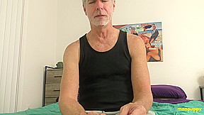 Giant Has a Hotel Hookup - Richard Lennox