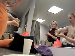 Girl in changing room spied naked in front of the mirror