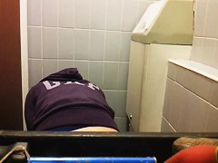 Girl on toilet scenes pissing and drying out cunt