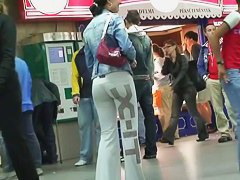 Girl's perky ass in sport tights street video