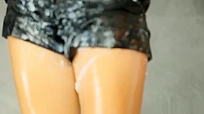 Glam beauty sucks until getting cumdrenched