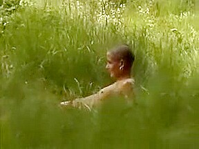 Gros pervers trouve une allemande a baiser dans la nature