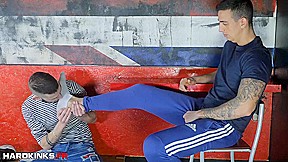 HardKinks - Feet licker and cock sucker