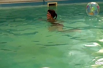 Hot Babe Fucks The Blonde In The Spa With Li Mei