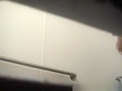 Hot US girl peeing 3
