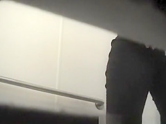 Hot US girl peeing 3