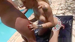 Hot shemale fucked at the pool