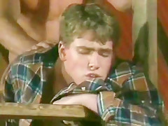 Hunk And Twink Fuck In A Barn