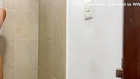 I Invite My Shy Stepsister To Take A Bath To Fuck Her Hard And Cum In Her Pussy
