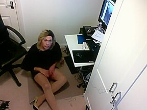 Kim nylons takes it on her back like a slut