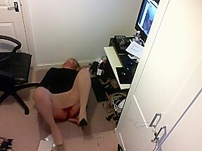 Kim nylons takes it on her back like a slut