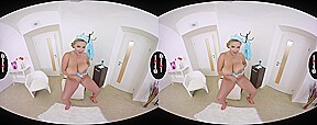 Krystal Swift Shakes Her Monster Juggs - VirtualXPorn