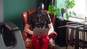Latexslut Training In The Homeoffice