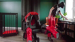 Latexslut Training In The Homeoffice