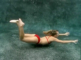 Lesbians underwater sex