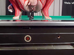 Lockenlicht Jackhammers Herself With A Very Sizeable Dildo