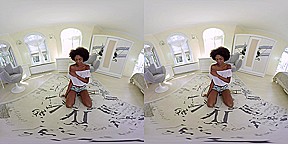 Luna Corazon in Interesting Book - RealJamVR