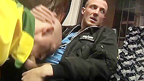 MACHO BOTANDO VEADO PRA CHUPAR NO METRO