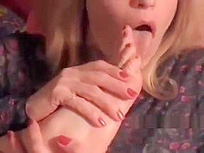 MILF SUCK HER OWN TOES