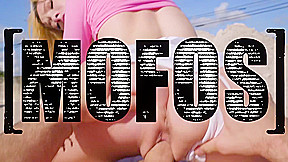 MOFOS - Dont Break Me - Emma Hix - Inflatable Room
