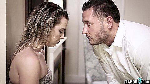 Man Picks Up Homeless teen 18+ And Lures Her Into Fuck