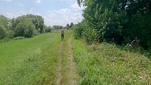 Married Couple Enjoyed A Quickie Outdoors In The Grass 11 Min