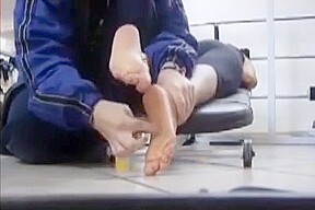 Massage feet soles