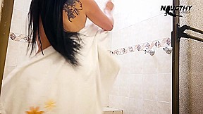 Masturbating In The Shower While My Lover Records Me - Naughtycolombia