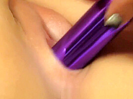 Masturbating dominatrix pleasures her cunt