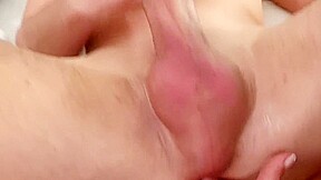 Mia Ragazza Mi Sega Con Due Dita Nel Culo Di Dormire