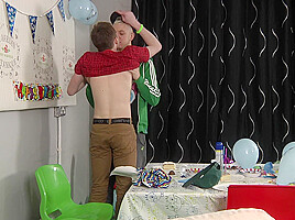 Milo Gets A Birthday Fucking - Deacon Hunter & Milo Millis