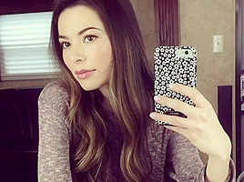 Miranda Cosgrove jerk off challenge