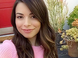 Miranda Cosgrove jerk off challenge