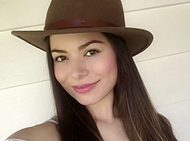 Miranda Cosgrove jerk off challenge