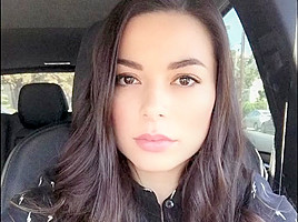 Miranda Cosgrove jerk off challenge