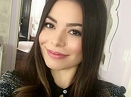 Miranda Cosgrove jerk off challenge
