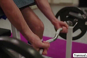 Muscle Man Analed Ts Goddess In The Gym