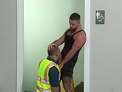 Muscle bear blowjob and facial cum