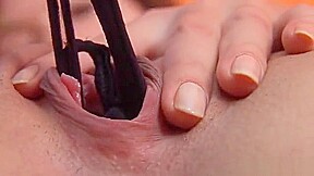 Nice Sweetie Is Gaping Spread Snatch In Close-up And Cumming