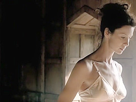 Outlander S01E02 (2014) Laura Donnelly, Caitriona Balfe