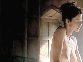 Outlander S01E02 (2014) Laura Donnelly, Caitriona Balfe