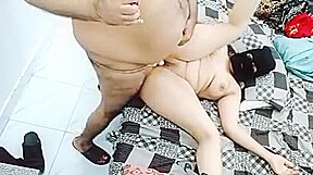 Pakistani House Maid Fucked By Rich Fat Owner For Money With Clear Hindi Audio
