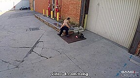 Penelope Reed fucks the cop that saves her from being mugged - ScrewTheCops