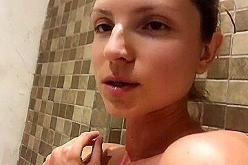 Public Flash Footfetish Golden Shower