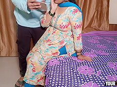 Saggi Mausi Ko Porn Video Dikha Ke Pel Diya Londe Ne Sahi Khel Gaya