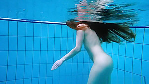 Sexy Girl Shows Magnificent Young Body Underwater